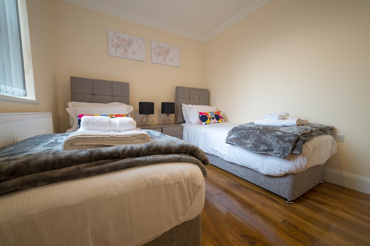 London Heathrow Serviced Apartments Ashford  Exteriör bild