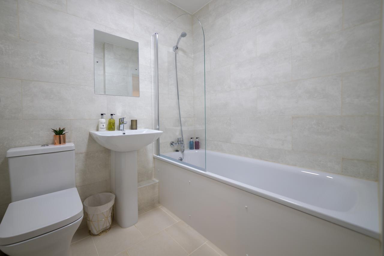 London Heathrow Serviced Apartments Ashford  Exteriör bild