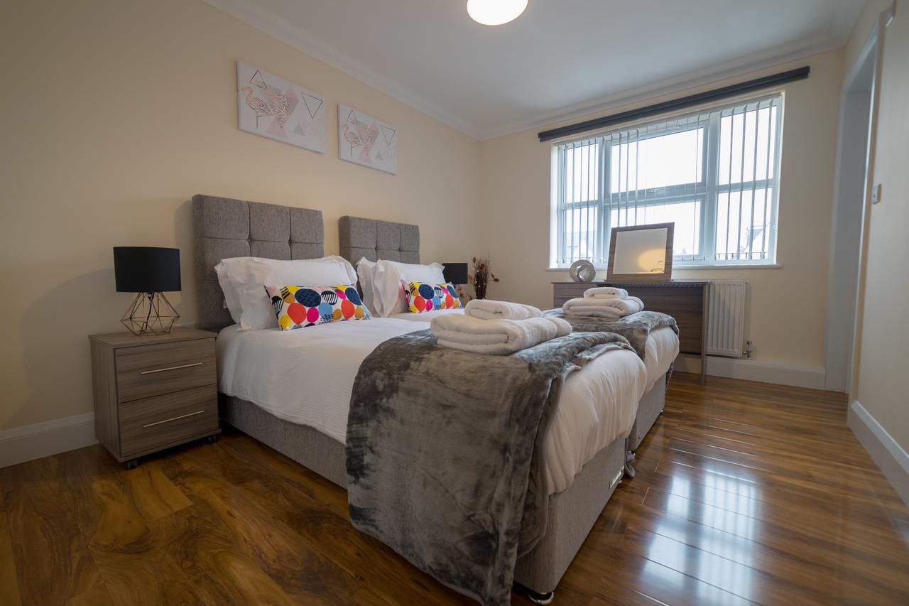London Heathrow Serviced Apartments Ashford  Exteriör bild