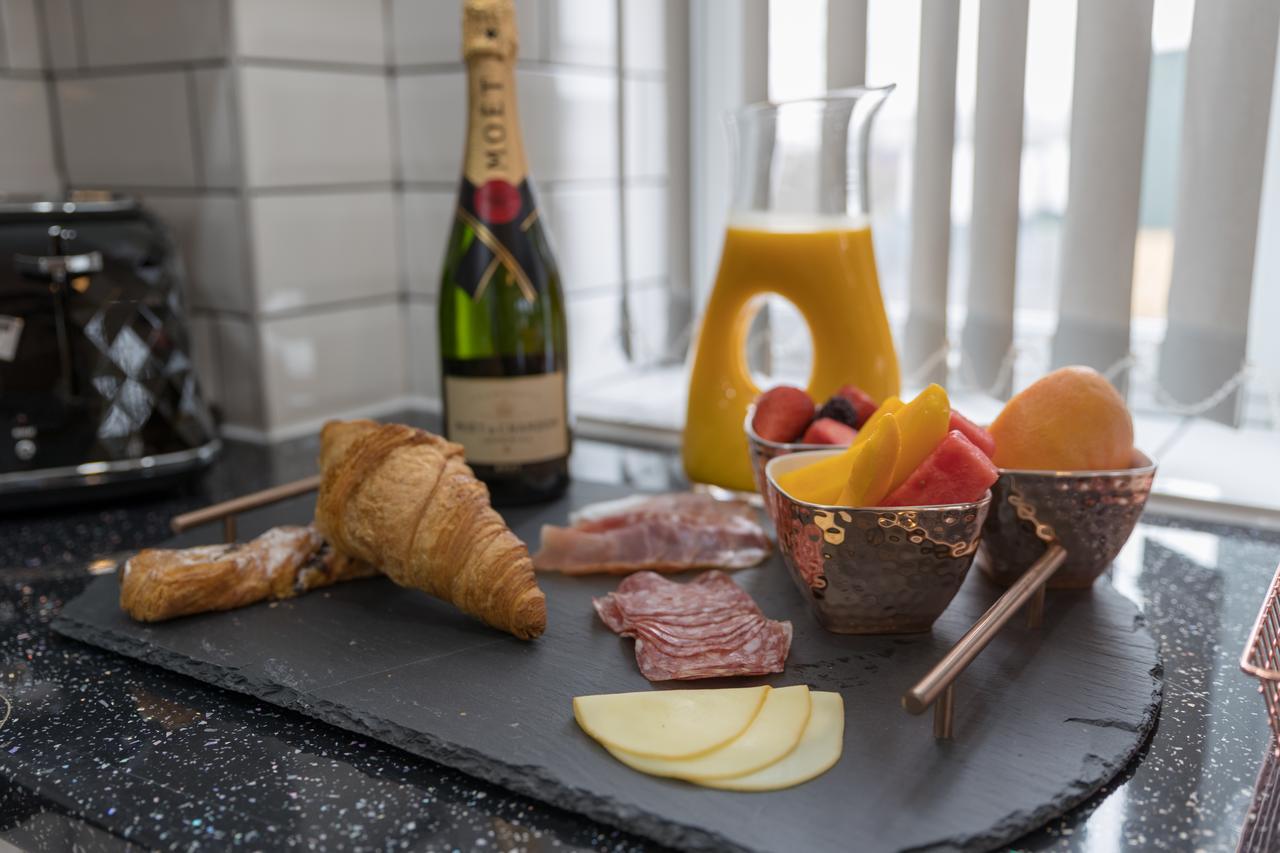 London Heathrow Serviced Apartments Ashford  Exteriör bild