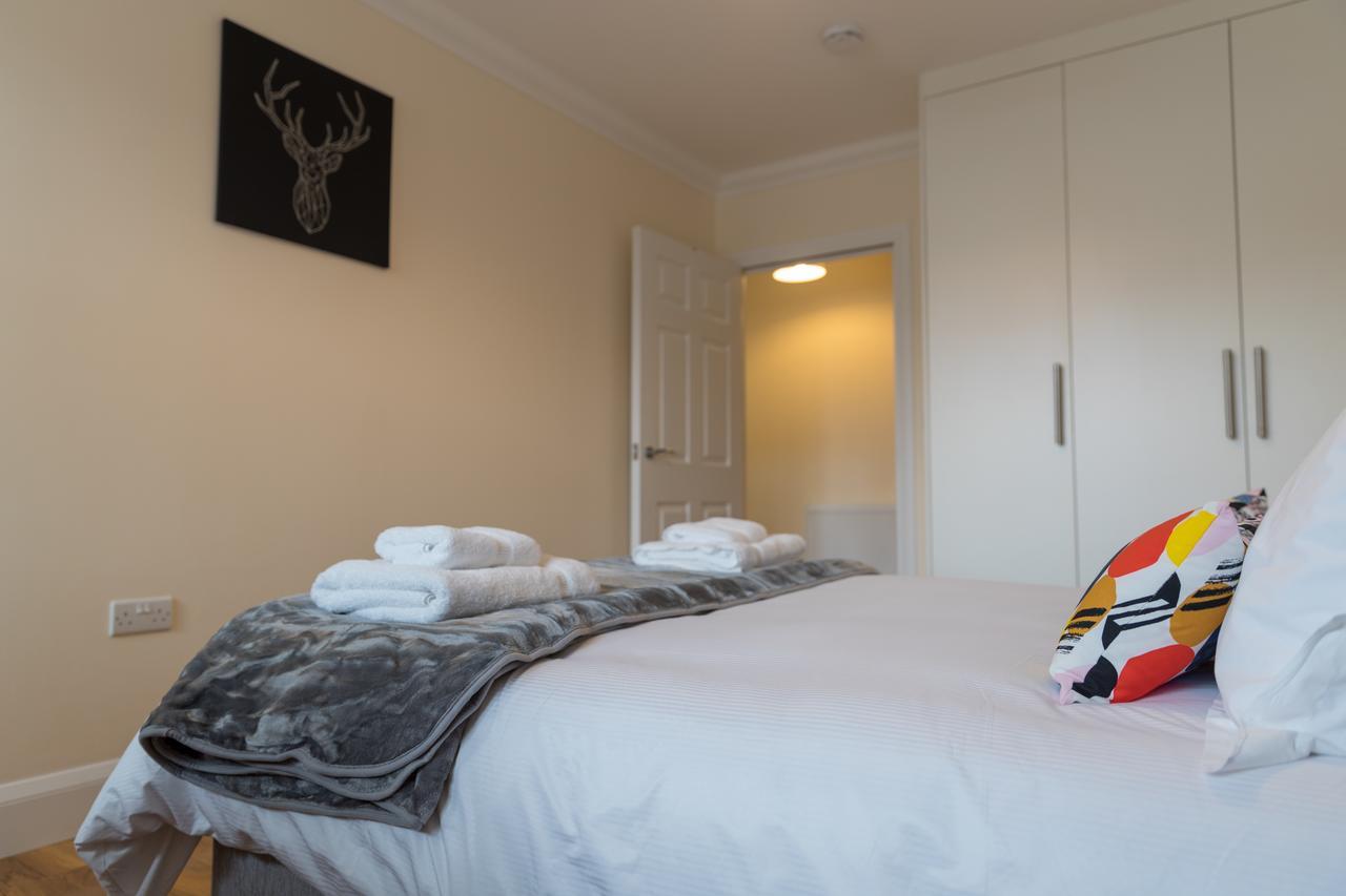 London Heathrow Serviced Apartments Ashford  Exteriör bild